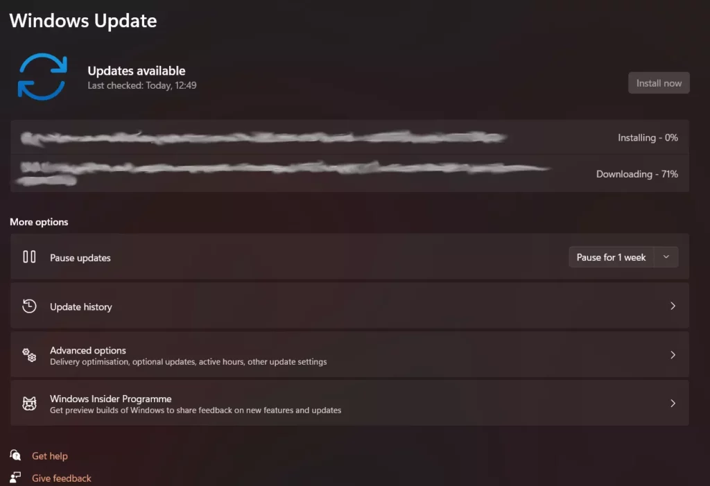 Windows Update history used to check recent updates before random restarts.