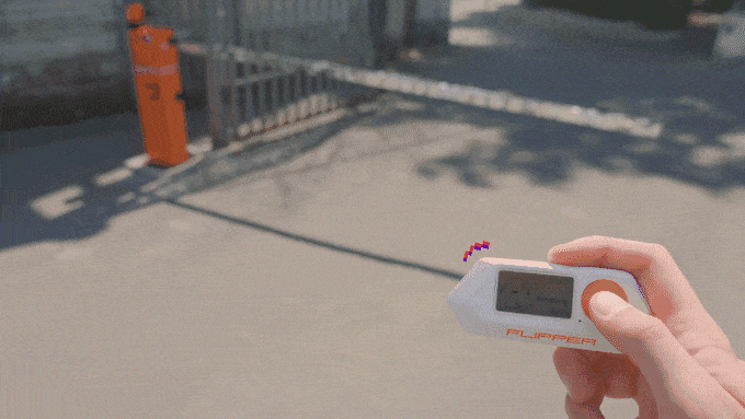 Flipper Zero hits Kickstarter