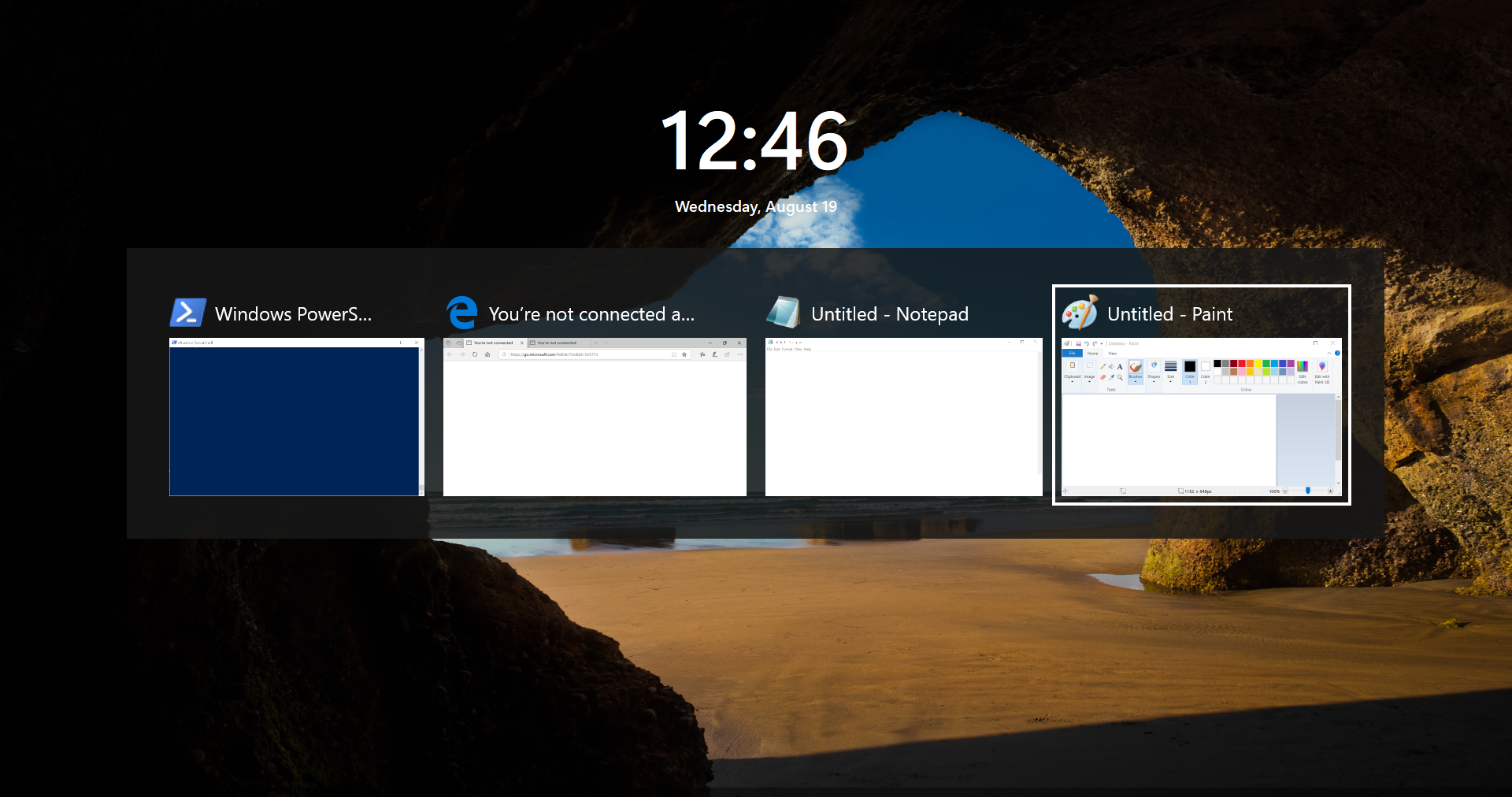 Alt+Tab task switcher visible over the SynkLoader fake Windows lock screen
